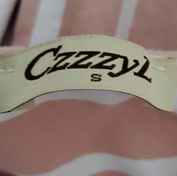 CzzzyL Striped Top Size Small - Picture 9 of 10